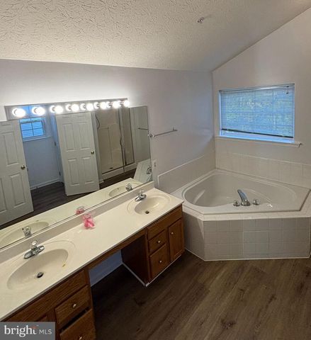 8002 BULLFINCH PL, White Plains, MD 20695