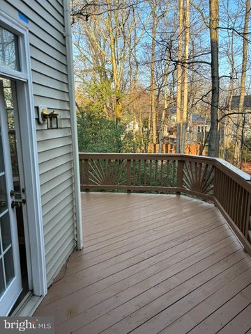 8002 BULLFINCH PL, White Plains, MD 20695