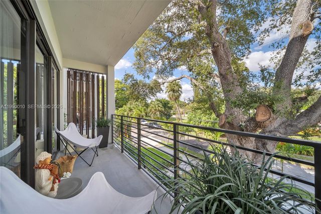 320 NE 126th St 32, North Miami, FL 33161