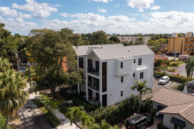 320 NE 126th St 32, North Miami, FL 33161