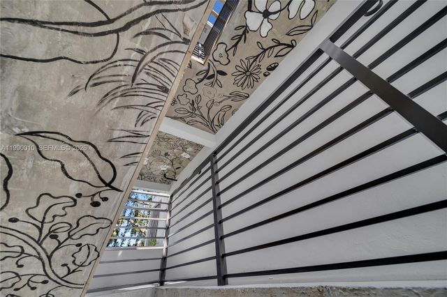 320 NE 126th St 32, North Miami, FL 33161