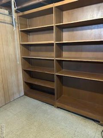 1546 Beecher Drive, St Louis, MO 63136