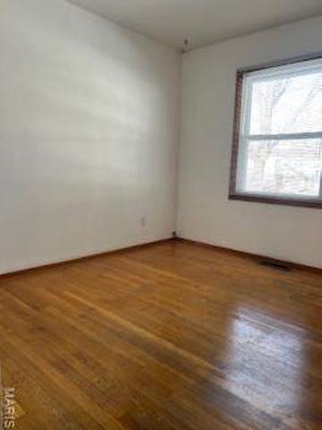 1546 Beecher Drive, St Louis, MO 63136