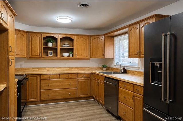 2646 Genes Drive, Auburn Hills, MI 48326