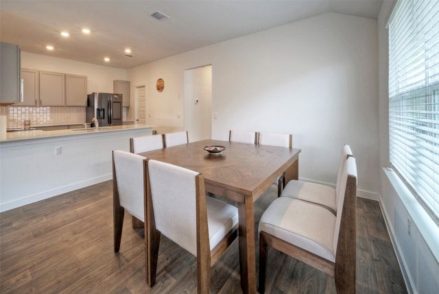 305 ELM CREEK DR, Hutto, TX 78634