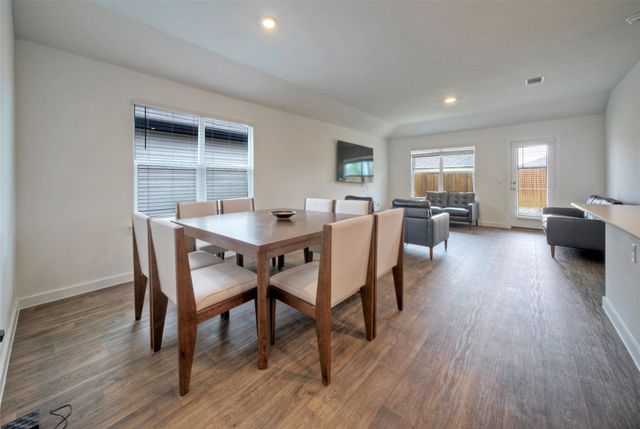 305 ELM CREEK DR, Hutto, TX 78634