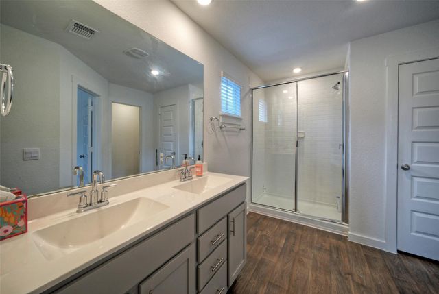 305 ELM CREEK DR, Hutto, TX 78634