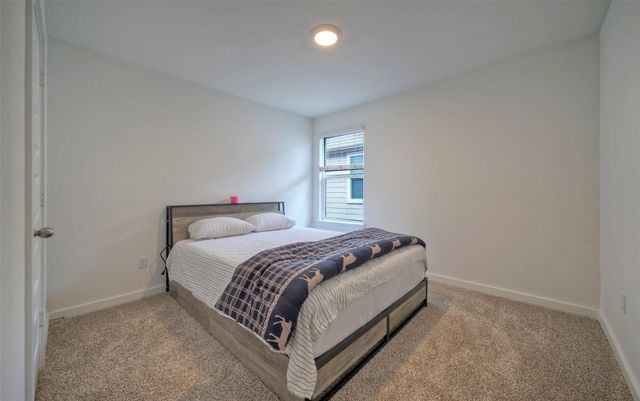 305 ELM CREEK DR, Hutto, TX 78634