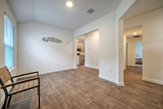 305 ELM CREEK DR, Hutto, TX 78634