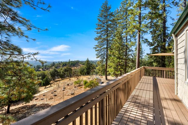 2550 Tolowa Trl, Placerville, CA 95667