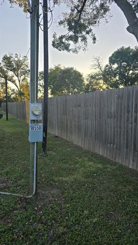 10550 Fm 1301 Road, Boling, TX 77420