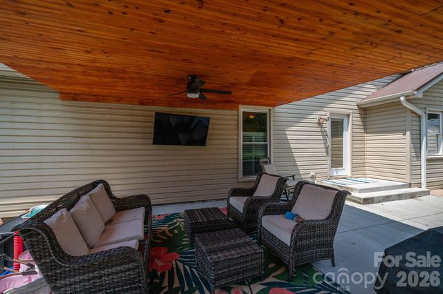 2610 Prince Drive, Lincolnton, NC 28092