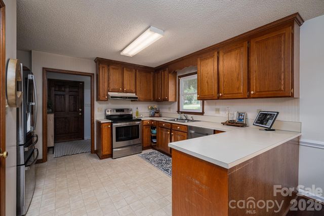 2610 Prince Drive, Lincolnton, NC 28092