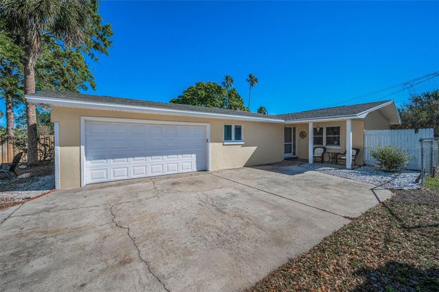 2053 JEFFERSON AVENUE, Dunedin, FL 34698