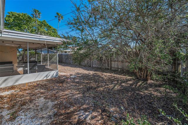 2053 JEFFERSON AVENUE, Dunedin, FL 34698