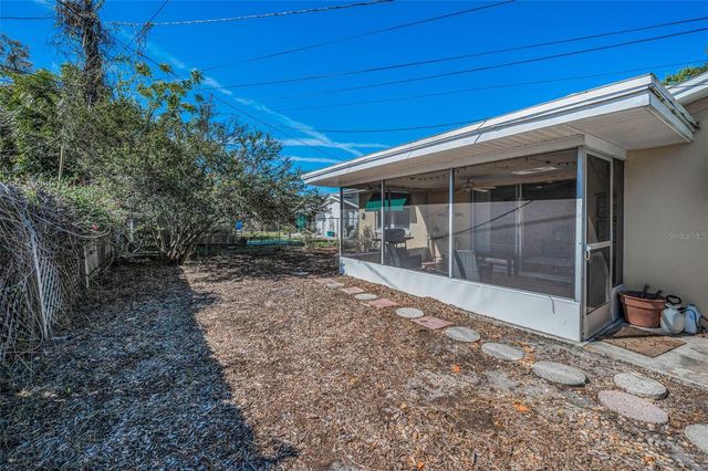 2053 JEFFERSON AVENUE, Dunedin, FL 34698