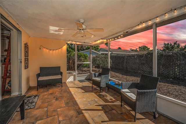 2053 JEFFERSON AVENUE, Dunedin, FL 34698