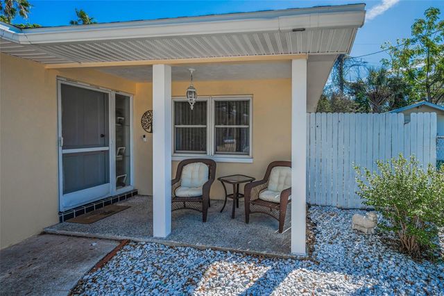 2053 JEFFERSON AVENUE, Dunedin, FL 34698