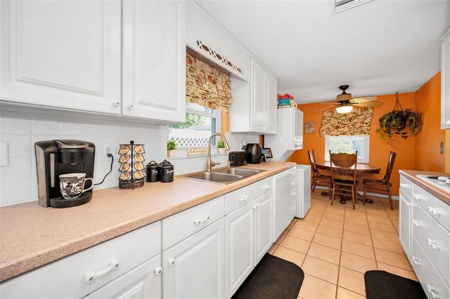 2053 JEFFERSON AVENUE, Dunedin, FL 34698