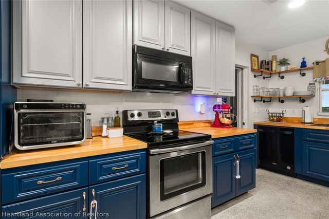 826 N Fox Lake Road, Avon Park, FL 33825