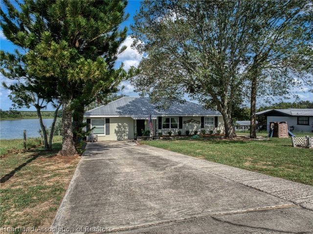 826 N Fox Lake Road, Avon Park, FL 33825