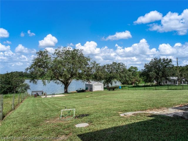 826 N Fox Lake Road, Avon Park, FL 33825