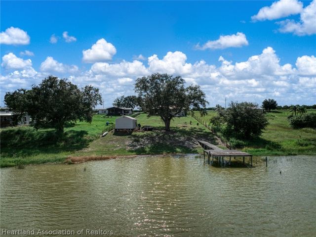 826 N Fox Lake Road, Avon Park, FL 33825