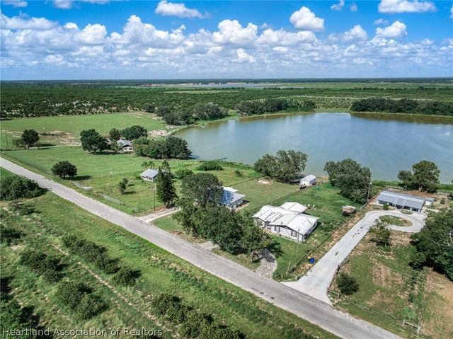 826 N Fox Lake Road, Avon Park, FL 33825