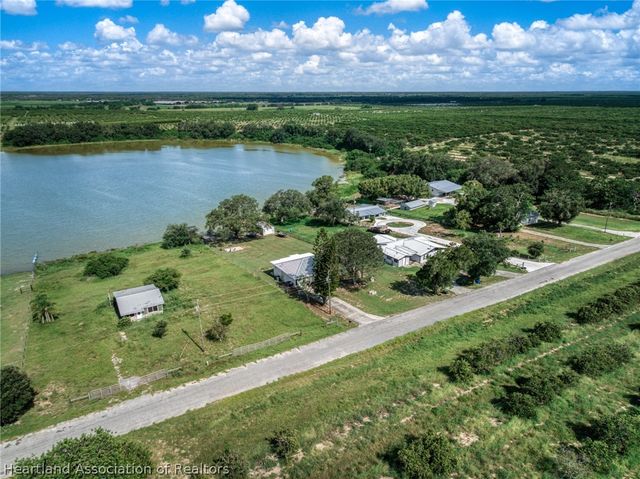 826 N Fox Lake Road, Avon Park, FL 33825