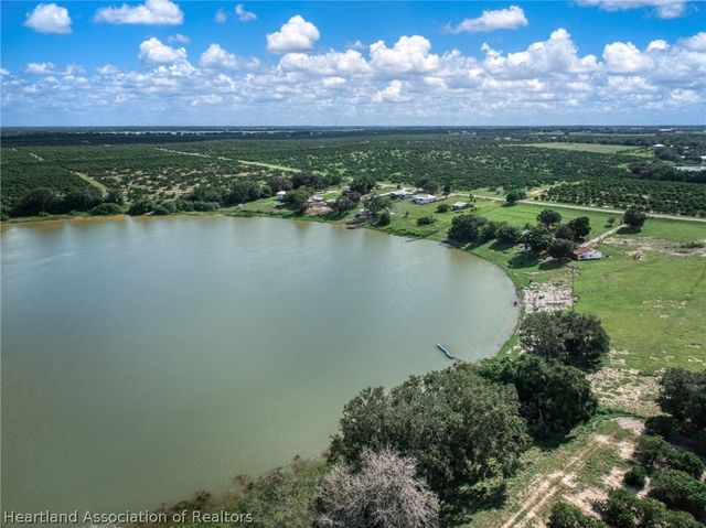 826 N Fox Lake Road, Avon Park, FL 33825