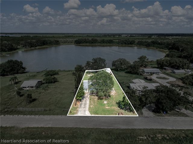 826 N Fox Lake Road, Avon Park, FL 33825