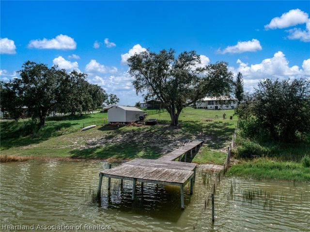 826 N Fox Lake Road, Avon Park, FL 33825