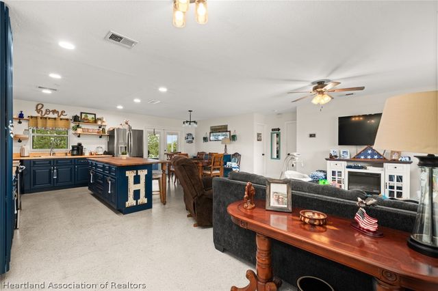 826 N Fox Lake Road, Avon Park, FL 33825