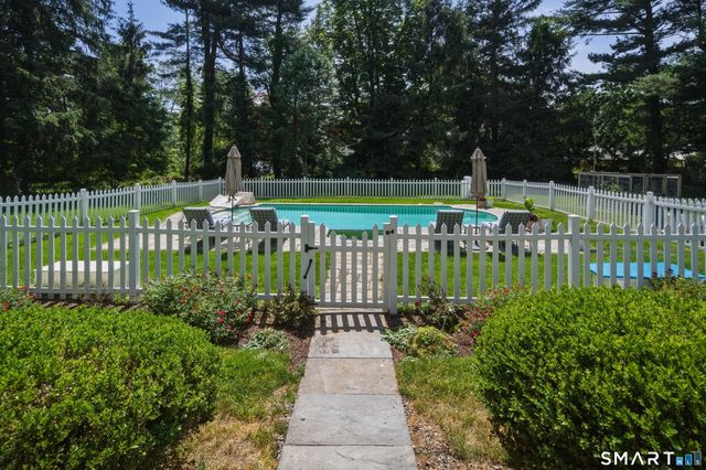 143 North Avenue, Westport, CT 06880