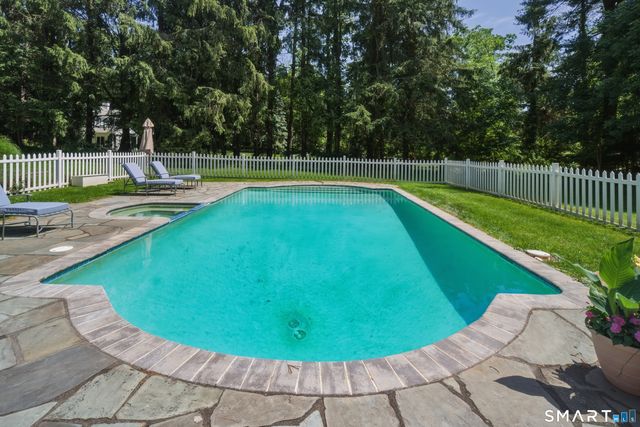 143 North Avenue, Westport, CT 06880