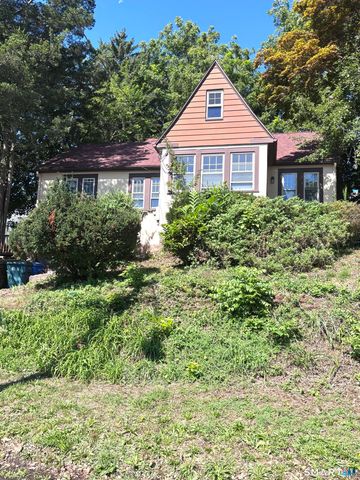 28 Savoy Street, Hamden, CT 06514