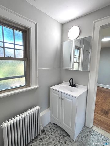 28 Savoy Street, Hamden, CT 06514