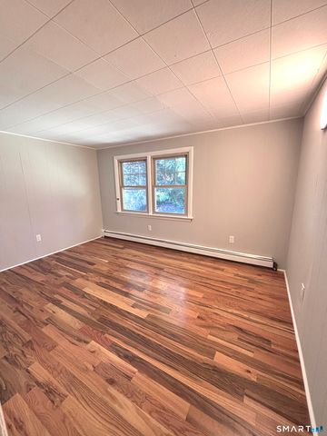 28 Savoy Street, Hamden, CT 06514