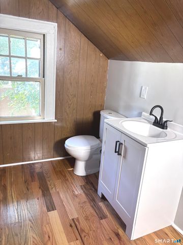 28 Savoy Street, Hamden, CT 06514