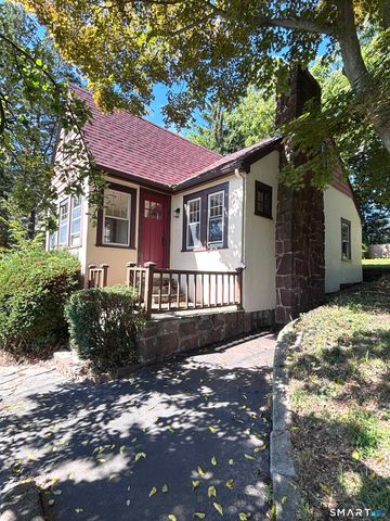 28 Savoy Street, Hamden, CT 06514