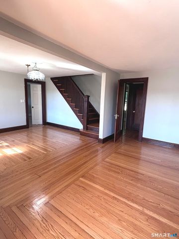 28 Savoy Street, Hamden, CT 06514
