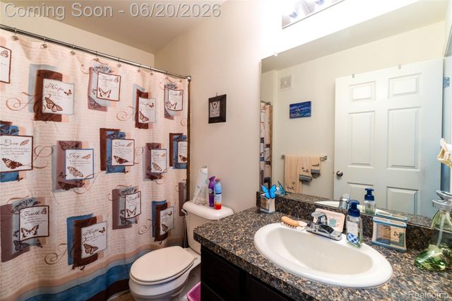 29726 Fox Run Circle, Warren, MI 48092
