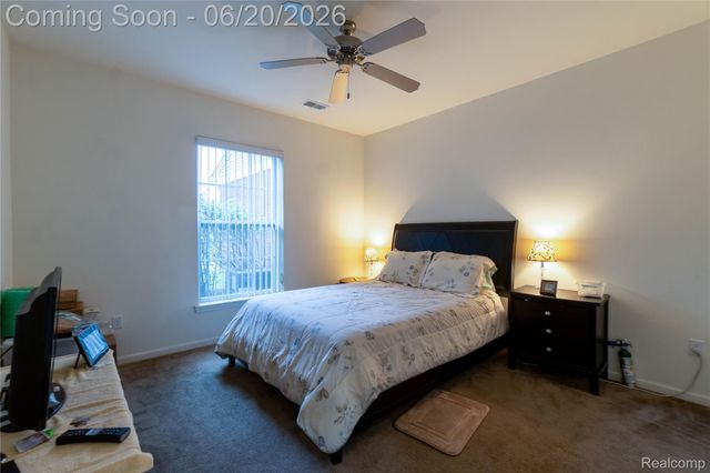 29726 Fox Run Circle, Warren, MI 48092