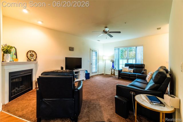 29726 Fox Run Circle, Warren, MI 48092