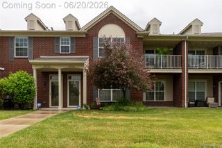 29726 Fox Run Circle, Warren, MI 48092