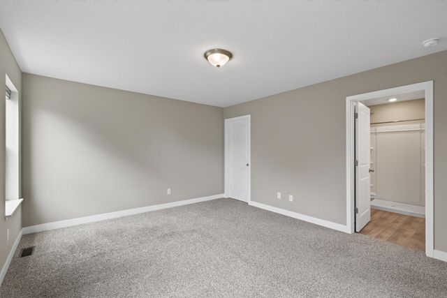 18099 Heirloom Court, Lakeville, MN 55044