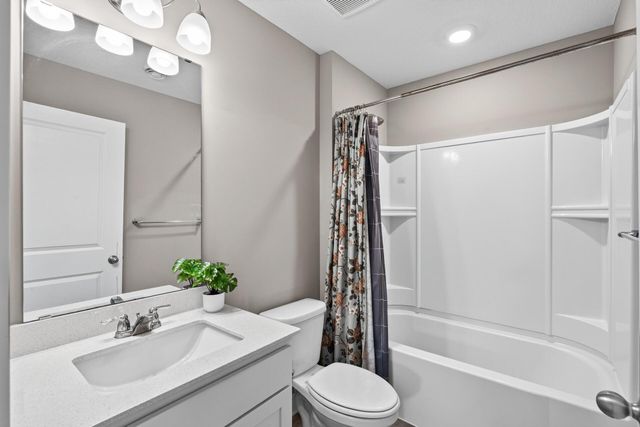 18099 Heirloom Court, Lakeville, MN 55044