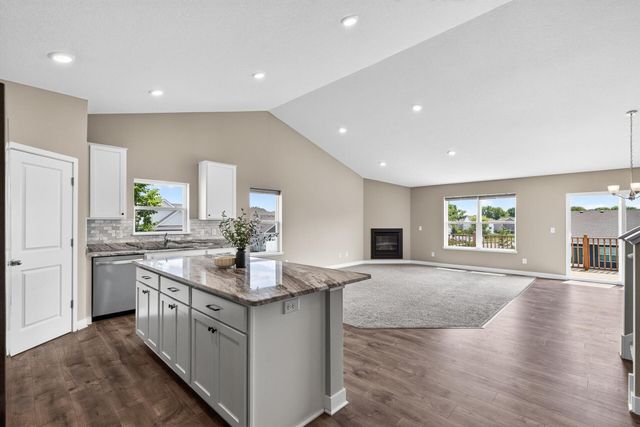 18099 Heirloom Court, Lakeville, MN 55044