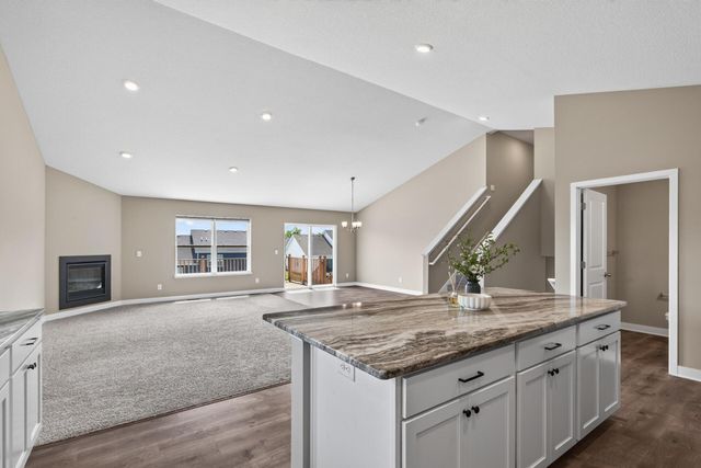 18099 Heirloom Court, Lakeville, MN 55044
