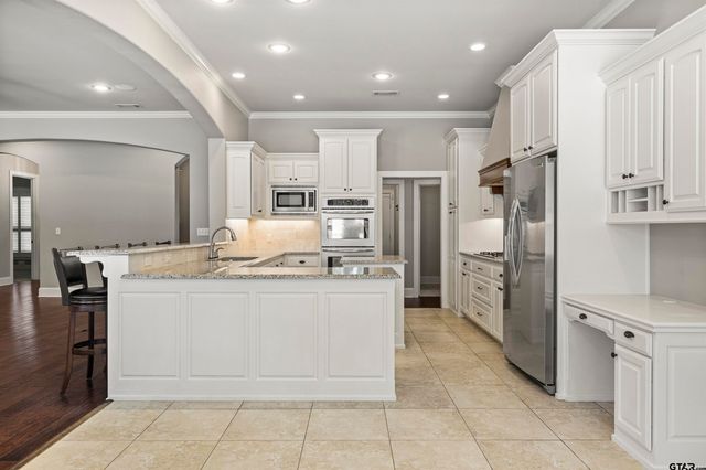 6446 Rochester Way, Tyler, TX 75703